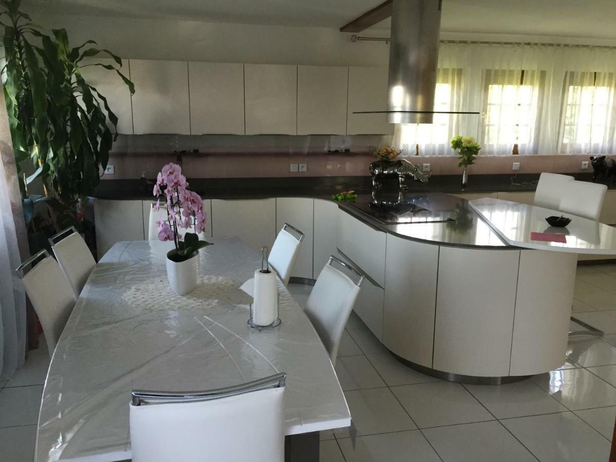 Villa Maxilly Екстериор снимка